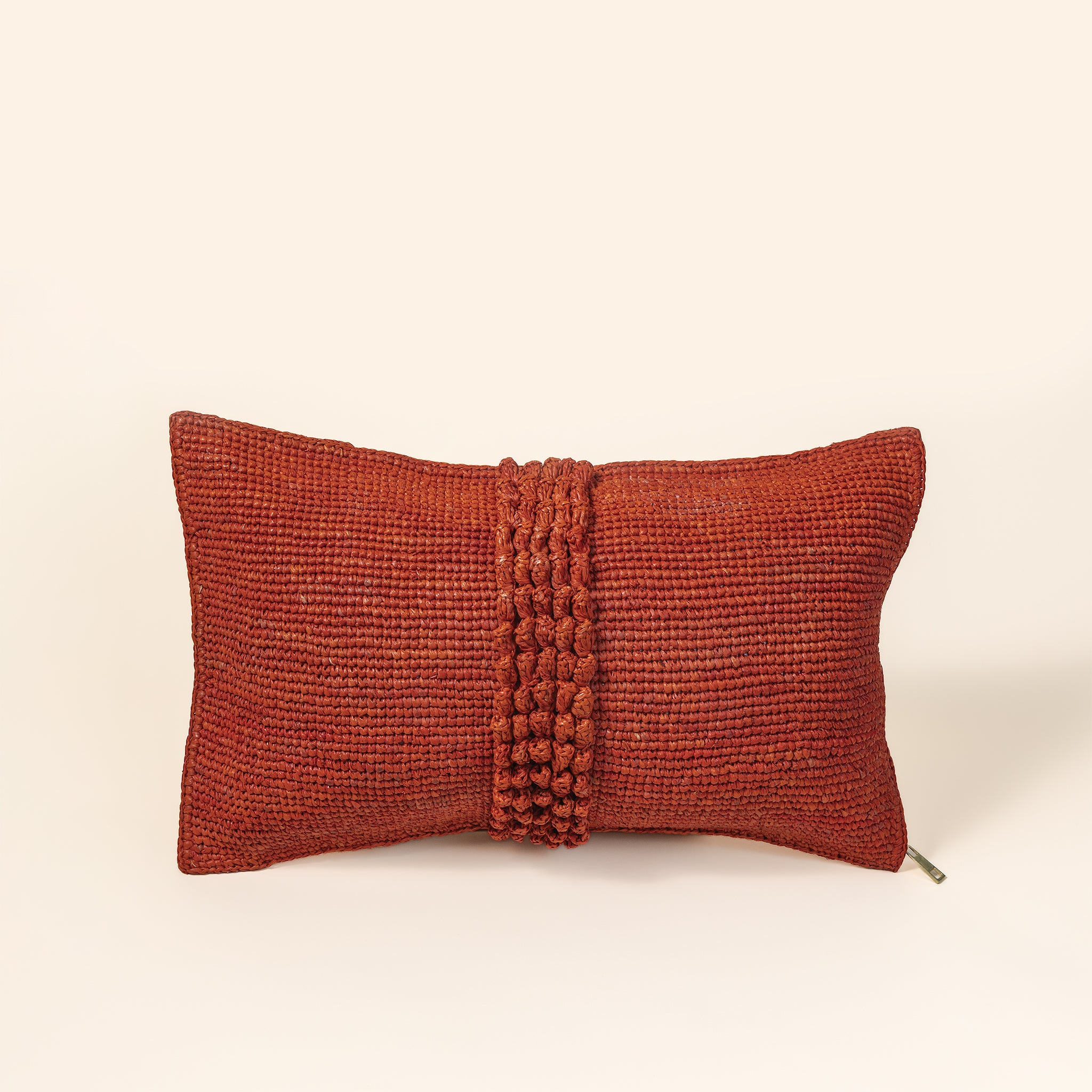 Housse de coussin en raphia MIRINDRA