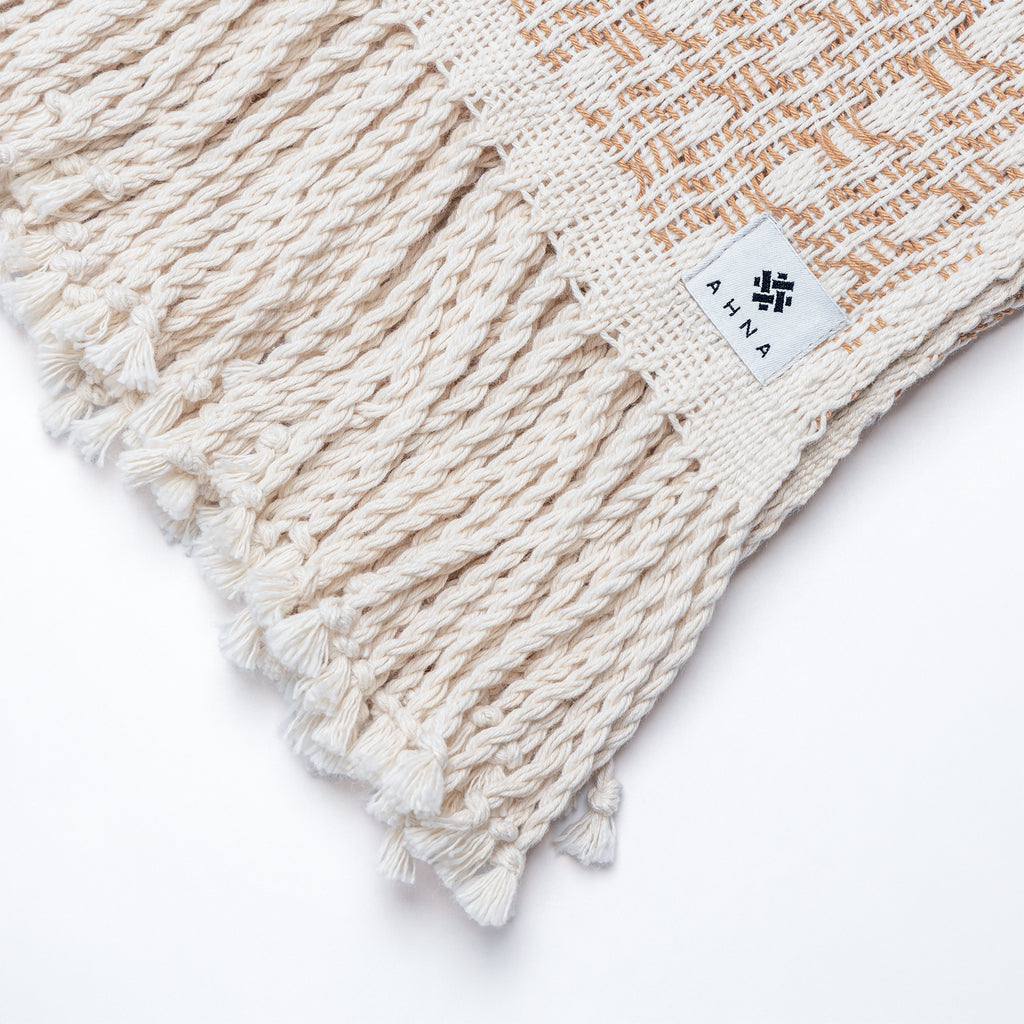 Plaid marron et écru en coton tissé à la main AINA