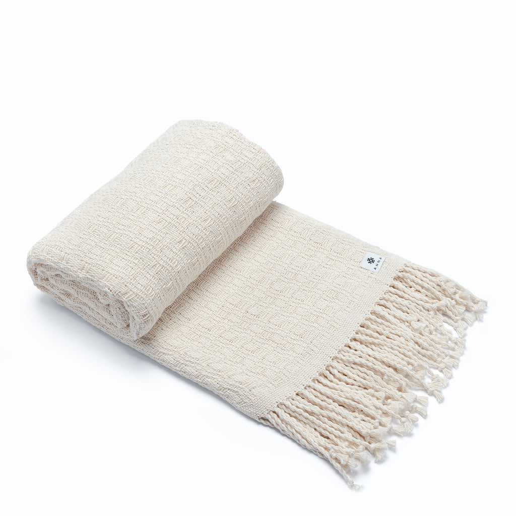 AINA Tagesdecke – Ecru – handgewebte Baumwolle